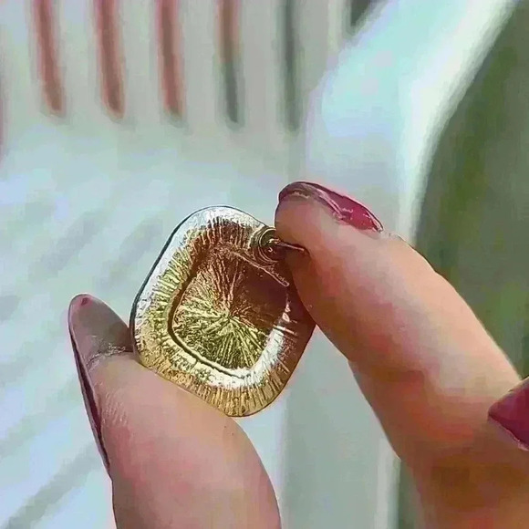 VINTAGE salmon stones with gold tone rehnistones stud  earrings - Picture 13 of 17